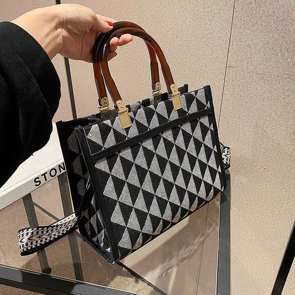 cyber red chessboard getot bag women new commuter high capacity handbag fashion one shoulder crossbody bag
cyber red chessboard getot bag women new commuter high capacity handbag fashion one shoulder crossbody bag
