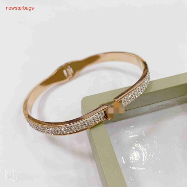 herme designer bracelets online store 2022 simple bracelet new letter with diamond style fashion versatile women's geome, Golden;silver
herme designer bracelets online store 2022 simple bracelet new letter with diamond style fashion versatile women's geome, Golden;silver