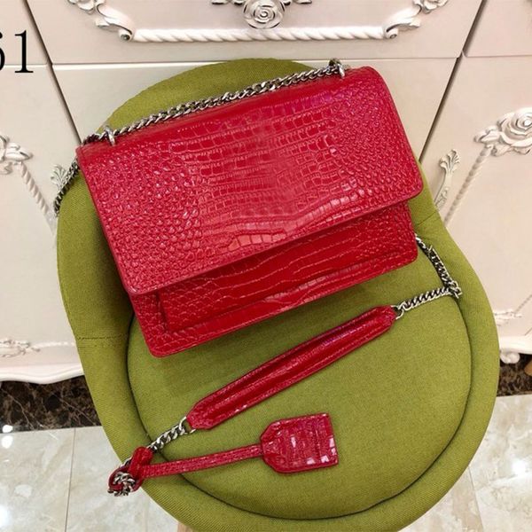 luxurys designer women handbags genuine leather bags stripe square metal chain luxury womens handbag large capacity buckles fashion shoulder
luxurys designer women handbags genuine leather bags stripe square metal chain luxury womens handbag large capacity buckles fashion shoulder