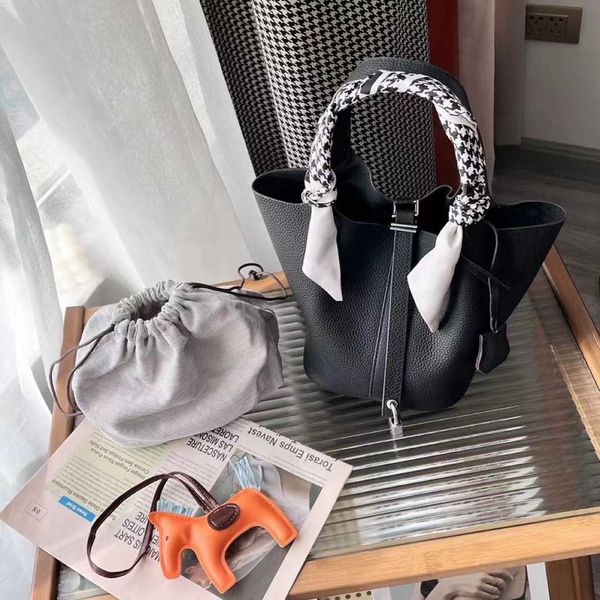 designer herme bags for women bag 2023 new vegetable basket women's leather bucket small high class hand mothe
designer herme bags for women bag 2023 new vegetable basket women's leather bucket small high class hand mothe