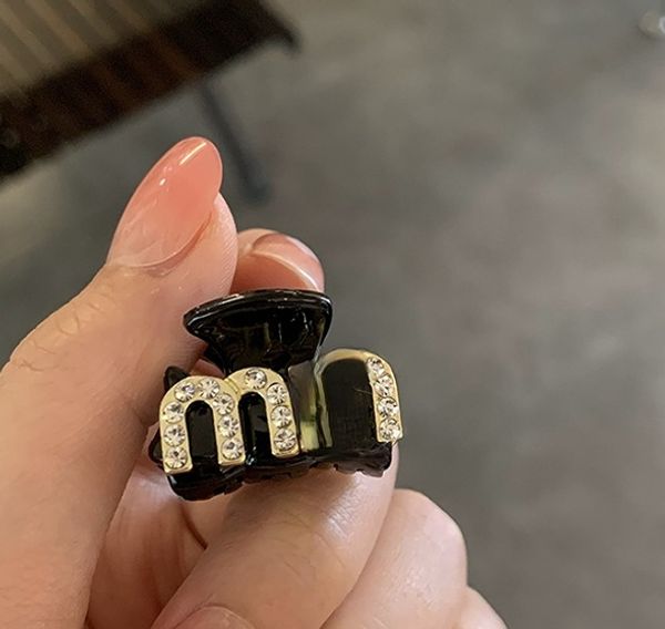 classic hairstyle letters grip high ponytail small braided hair clip hairware female clip side broken hairs fringe hairpin, Golden;silver
classic hairstyle letters grip high ponytail small braided hair clip hairware female clip side broken hairs fringe hairpin, Golden;silver