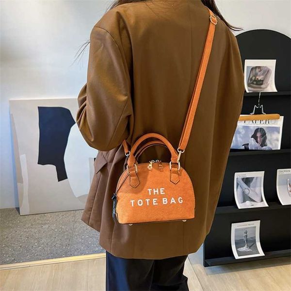 2023 bags clearance outlets winter new fashion trend shoulder personality letter hand messenger leather feeling foreign style bag woman
2023 bags clearance outlets winter new fashion trend shoulder personality letter hand messenger leather feeling foreign style bag woman