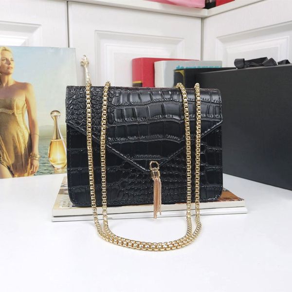 womens bags designer women leather handbags flap shoulder bag female stripe ladies brand imitation handbag wallets luxury letter logo packag
womens bags designer women leather handbags flap shoulder bag female stripe ladies brand imitation handbag wallets luxury letter logo packag