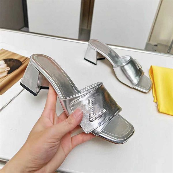 fashion sandals summer 2023 louiseity women high heel leather letter logo casual slippers viutonity 04-007, Black
fashion sandals summer 2023 louiseity women high heel leather letter logo casual slippers viutonity 04-007, Black