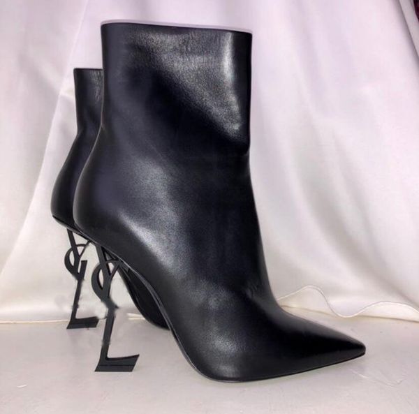elegant men ankle boots quality brands red sole samson boot square toe suede leather men's booties black brown nude outdoor party
elegant men ankle boots quality brands red sole samson boot square toe suede leather men's booties black brown nude outdoor party