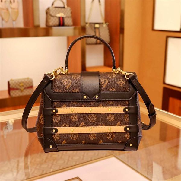 designer handbag store 60% off lock buckle simple small square leather presbyopia portable women's summer new fashion high sense single
designer handbag store 60% off lock buckle simple small square leather presbyopia portable women's summer new fashion high sense single