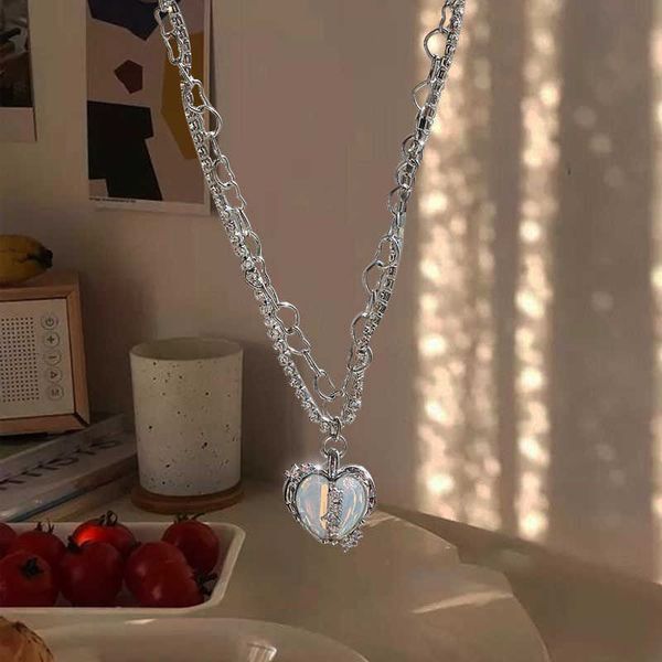 necklaces elegant split love flashing zircon necklace for women sweet pink heart pendant choker party wearing accessories jewelry gifts 0206, Silver
necklaces elegant split love flashing zircon necklace for women sweet pink heart pendant choker party wearing accessories jewelry gifts 0206, Silver