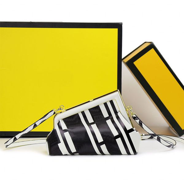 evening clutch bag nappa leather shoulder crossbody bags patchwork color handbag purse fashion letter clasp detachable strap women hand bags
evening clutch bag nappa leather shoulder crossbody bags patchwork color handbag purse fashion letter clasp detachable strap women hand bags