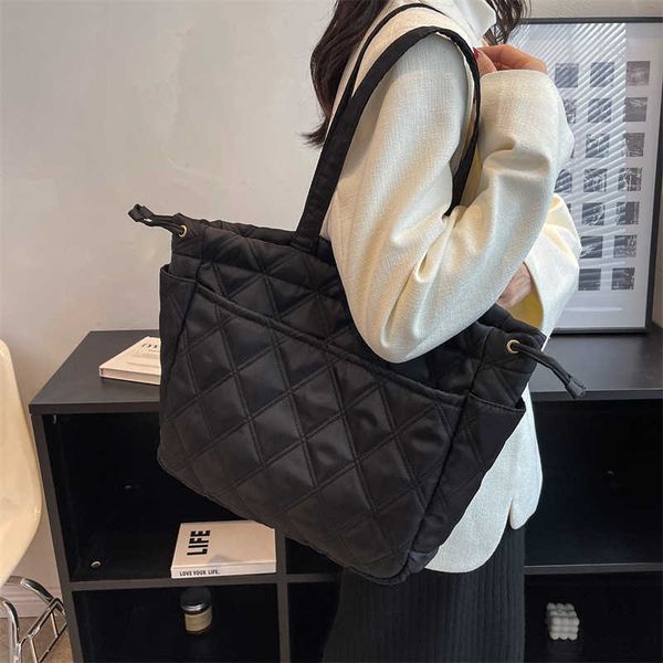 stuff sacks women's shoulder college student portable tote versatile capacity casual simple women's large bag
stuff sacks women's shoulder college student portable tote versatile capacity casual simple women's large bag
