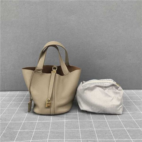 designer herme shoulder bags for women online outlet vegetable basket 2023 new fashion women's bucket leisure
designer herme shoulder bags for women online outlet vegetable basket 2023 new fashion women's bucket leisure
