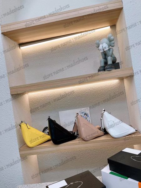 2 pcs set triangle crossbody bags women fashion shoulder bag leather handbag with mini coin case wallet luxury designer purse
2 pcs set triangle crossbody bags women fashion shoulder bag leather handbag with mini coin case wallet luxury designer purse