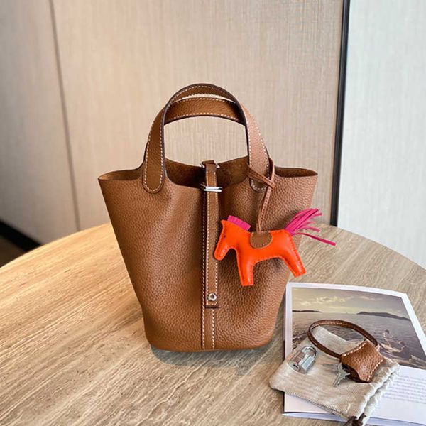 designer herme bags for women 2023 high-quality leather women's bag classic togo vegetable basket bucket l
designer herme bags for women 2023 high-quality leather women's bag classic togo vegetable basket bucket l