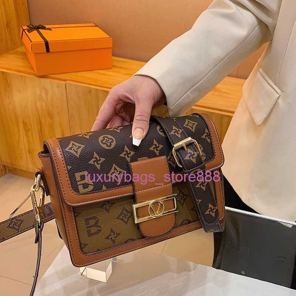 the factory sells wholesale handbags y women's new bag 2023 niche fashion versatile one shoulder msenger portable small square
the factory sells wholesale handbags y women's new bag 2023 niche fashion versatile one shoulder msenger portable small square