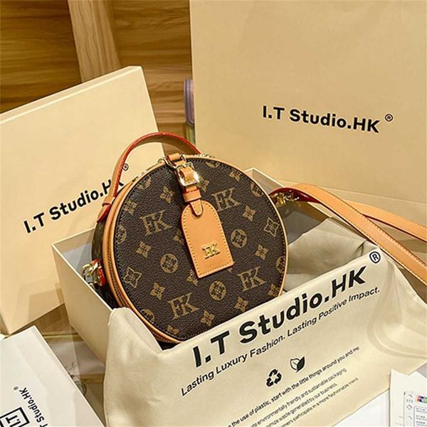 designer handbag store 60% off hong niche design cake versatile messenger small round autumn women's new fashion leather bag 
designer handbag store 60% off hong niche design cake versatile messenger small round autumn women's new fashion leather bag