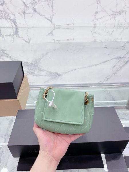 shopping bag one shoulder carrying messenger purse rhombus pattern chain magnetic snap grosgrain lining 5a quality
shopping bag one shoulder carrying messenger purse rhombus pattern chain magnetic snap grosgrain lining 5a quality
