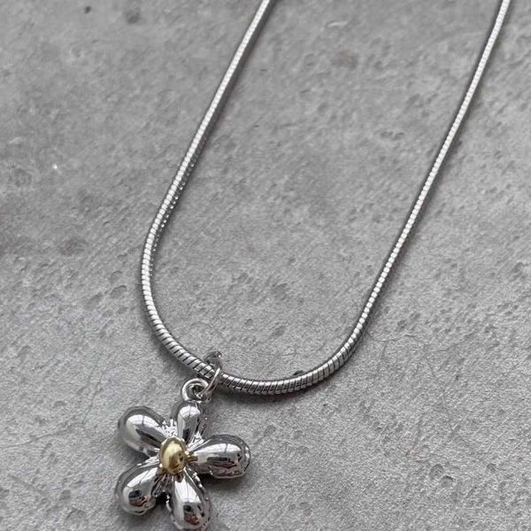 korean fashion sweet cool flower star butterfly pendant necklaces for women vintage elegant snake chains necklace y2k jewelry 0206, Silver
korean fashion sweet cool flower star butterfly pendant necklaces for women vintage elegant snake chains necklace y2k jewelry 0206, Silver