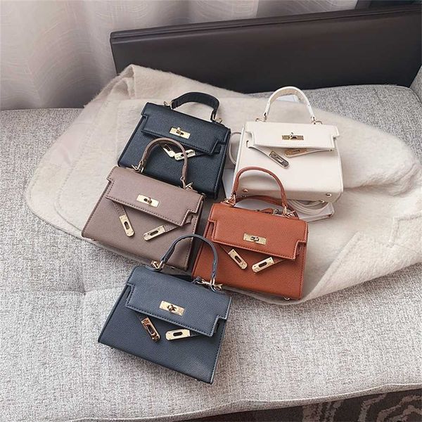 designer handbag store 60% off new shoulder messenger square solid metal fashion trend small women's bag
designer handbag store 60% off new shoulder messenger square solid metal fashion trend small women's bag