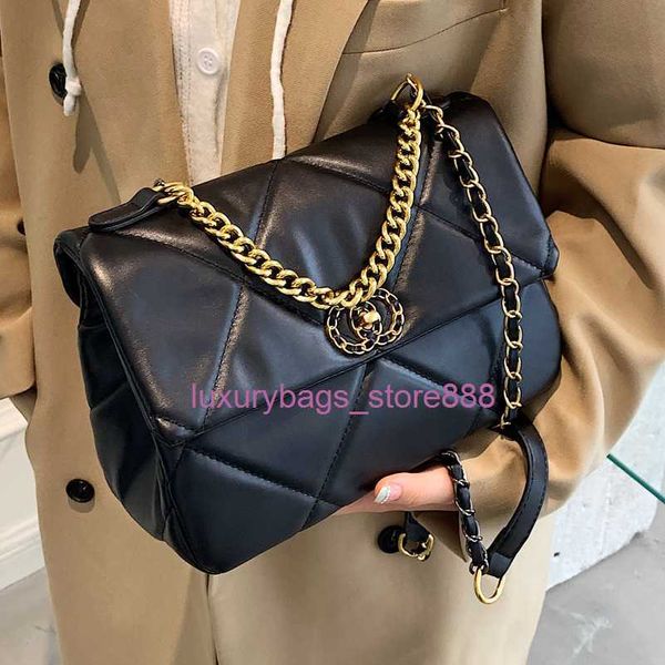store bags are sold y chain women's 2023 new autumn and winter versatile msenger high sense fashion hand one shoulder small square
store bags are sold y chain women's 2023 new autumn and winter versatile msenger high sense fashion hand one shoulder small square