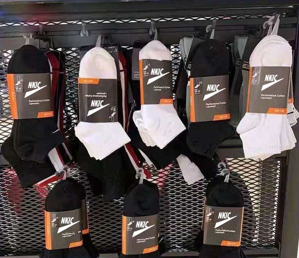 professional outdoor sport cycling socks brand logo embroidery basketball football soccer running trekking socks men women, Black
professional outdoor sport cycling socks brand logo embroidery basketball football soccer running trekking socks men women, Black