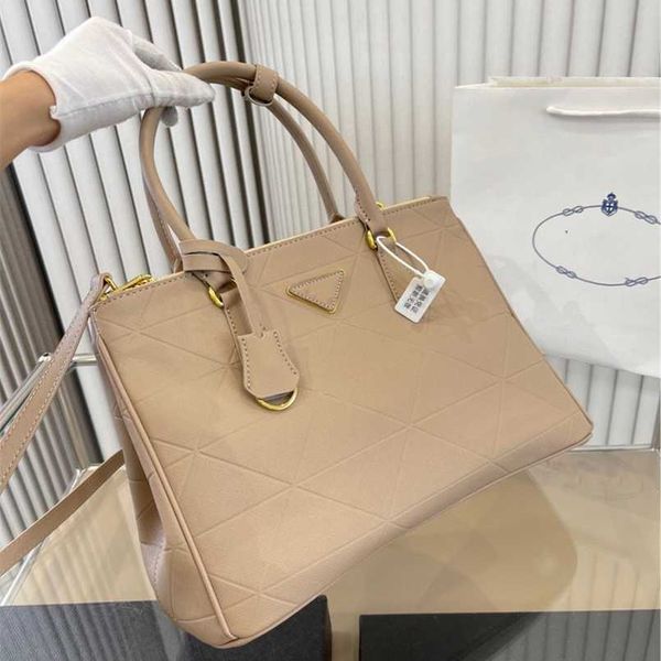 2023 bags clearance outlets 2023 new workplace commuting ringer hand single shoulder messenger briefcase female bag
2023 bags clearance outlets 2023 new workplace commuting ringer hand single shoulder messenger briefcase female bag