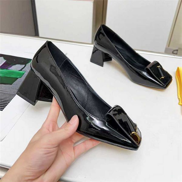 dress shoes fashion louiseity women leather high heel letter logo party wedding tourism holiday casual flat shoes viutonity 03-07, Black
dress shoes fashion louiseity women leather high heel letter logo party wedding tourism holiday casual flat shoes viutonity 03-07, Black