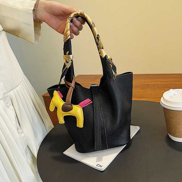 designer herme bags for women vegetable basket leather women's bag 2023 new water bucket headcoat cowhide hand
designer herme bags for women vegetable basket leather women's bag 2023 new water bucket headcoat cowhide hand