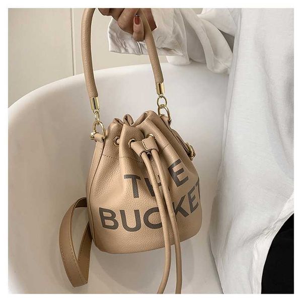 2023 bags clearance outlets this autumn's leather solid color portable shoulder bag is versatile and trendy with large capacity
2023 bags clearance outlets this autumn's leather solid color portable shoulder bag is versatile and trendy with large capacity