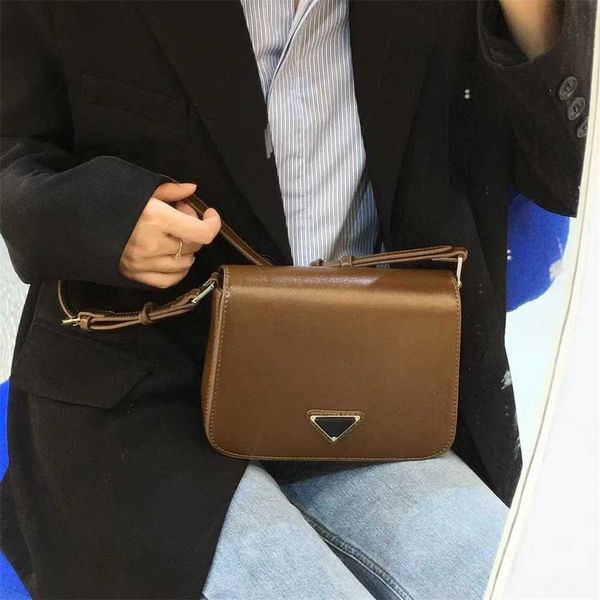 designer handbag store 60% off single-shoulder underarm women's small design messenger bag for autumn and winter
designer handbag store 60% off single-shoulder underarm women's small design messenger bag for autumn and winter