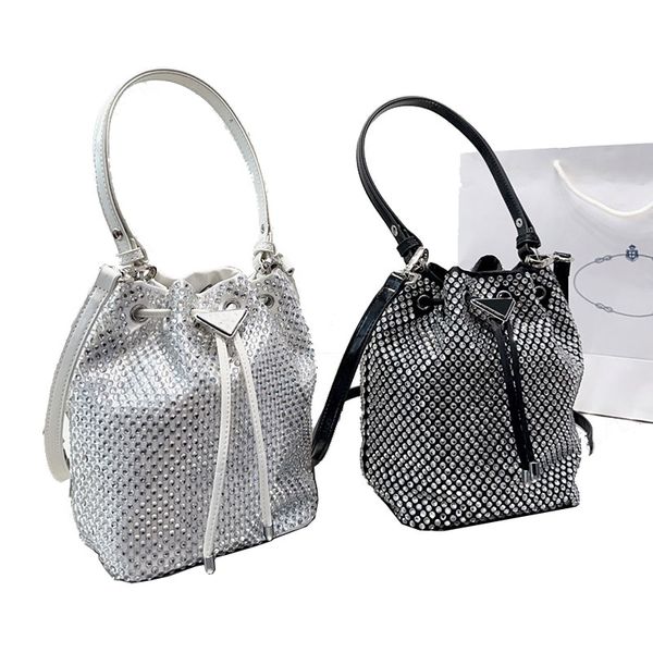 designers classic mini drawstring lady crossbody bags italy brand triangle sign rhinestone inlaid women bucket shoulder bag luxury designer
designers classic mini drawstring lady crossbody bags italy brand triangle sign rhinestone inlaid women bucket shoulder bag luxury designer