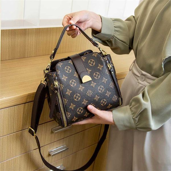 60% off handbags online usa women's new autumn and winter bucket super fire light luxury old age advanced sense portable diagonal bag
60% off handbags online usa women's new autumn and winter bucket super fire light luxury old age advanced sense portable diagonal bag