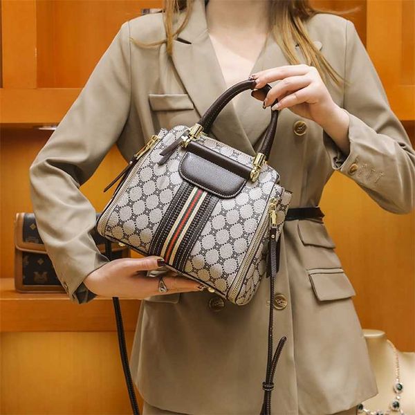 2023 bags clearance outlets hong brand new versatile straddle bag this year's fashionable women's hand bucket bag
2023 bags clearance outlets hong brand new versatile straddle bag this year's fashionable women's hand bucket bag