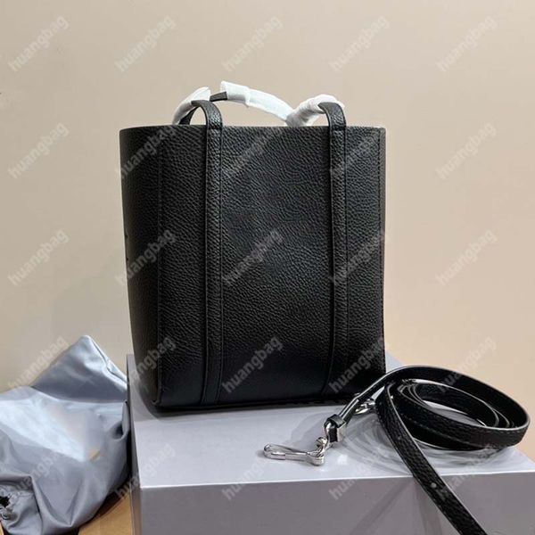 designers tote bags casual shoulder bag women pochette casual crossbody black cross body leather handbag black handbags high-quality womens
designers tote bags casual shoulder bag women pochette casual crossbody black cross body leather handbag black handbags high-quality womens