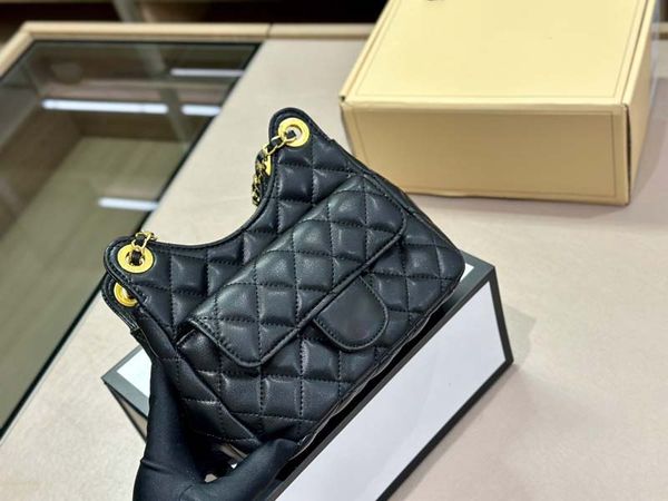 luxury cow horn bag womens designer handbag oil wax cow leather material with metal fashion versatile piece
luxury cow horn bag womens designer handbag oil wax cow leather material with metal fashion versatile piece