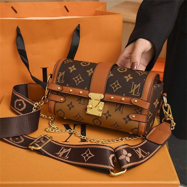 79% off bags outlet store red star same style printing chain single shoulder messenger cylinder bamboo knot foreign air underarm small round
79% off bags outlet store red star same style printing chain single shoulder messenger cylinder bamboo knot foreign air underarm small round