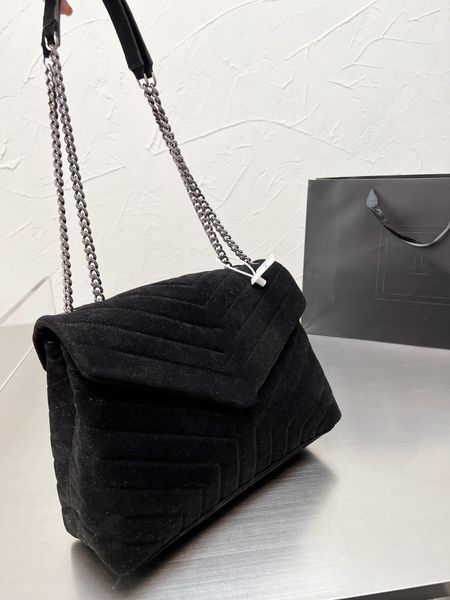 v chain bag 2023 summer fashion one shoulder bag crossbody bag classic purse women handbag luxury bag brand designer bag
v chain bag 2023 summer fashion one shoulder bag crossbody bag classic purse women handbag luxury bag brand designer bag