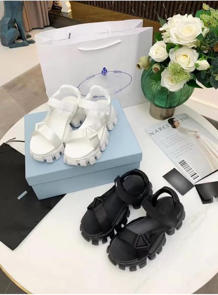 2023 designer sandals foam rubber sandal platform slides wheel sole slippers fashion classic women roman slipper triangle metal slide, Black
2023 designer sandals foam rubber sandal platform slides wheel sole slippers fashion classic women roman slipper triangle metal slide, Black