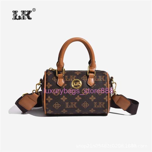 store handbag 95% off clearance wholesale bag women 2023 summer new fashion trend armpit simple casual shoulder msenger
store handbag 95% off clearance wholesale bag women 2023 summer new fashion trend armpit simple casual shoulder msenger