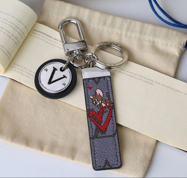 2023 new high-quality boutique men's and women's leather luxury keyring, Silver
2023 new high-quality boutique men's and women's leather luxury keyring, Silver