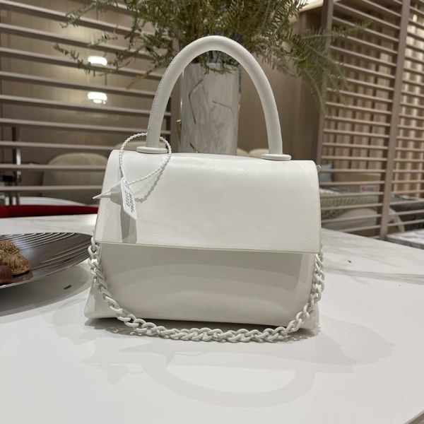 messenger bags women's 2023 spring new fashion small fragrance simple hand personality chain women's shoulder bag
messenger bags women's 2023 spring new fashion small fragrance simple hand personality chain women's shoulder bag