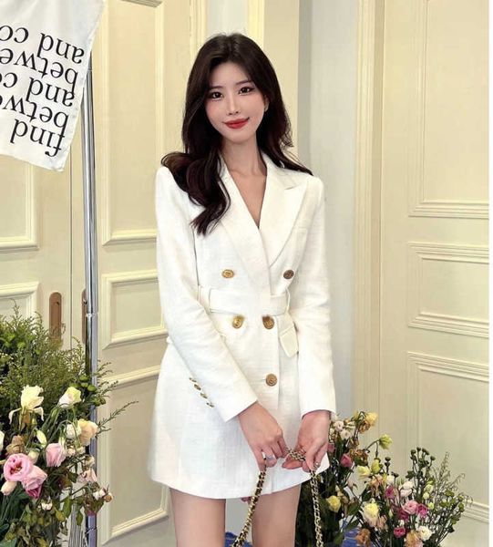 brand casual early autumn new suit medium long coat metal buckle waist belt design fashion versatile, Black;gray
brand casual early autumn new suit medium long coat metal buckle waist belt design fashion versatile, Black;gray