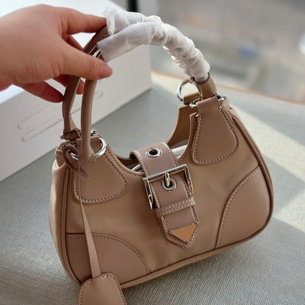 bags totes handbag designer bag comen classic imitation brand letter stitching nylon leather buckle shoulder bag versatile commuter party di
bags totes handbag designer bag comen classic imitation brand letter stitching nylon leather buckle shoulder bag versatile commuter party di