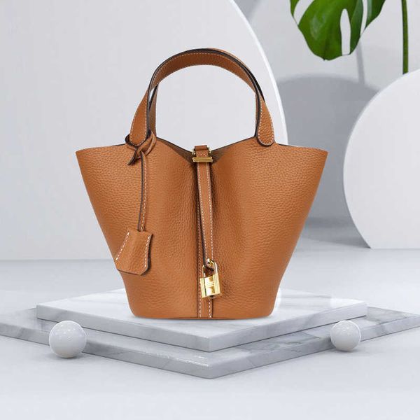 designer herme bags for women classic bucket large capacity vegetable basket lychee grain layer cow leathe
designer herme bags for women classic bucket large capacity vegetable basket lychee grain layer cow leathe