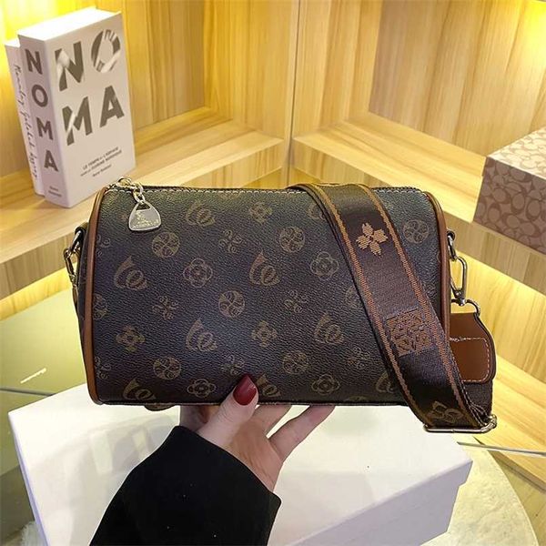 2023 bags clearance outlets new printed texture shoulder leisure messenger women's fashion pillow bag
2023 bags clearance outlets new printed texture shoulder leisure messenger women's fashion pillow bag
