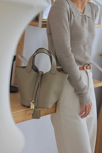 designer herme bags for women genuine leather litchi grain women's vegetable basket baotou layer cowhide fashi
designer herme bags for women genuine leather litchi grain women's vegetable basket baotou layer cowhide fashi