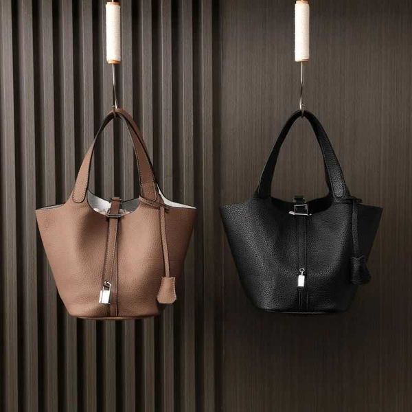 designer herme bags for women strict selection of litchi grain cow leather women's vegetable basket bucket han
designer herme bags for women strict selection of litchi grain cow leather women's vegetable basket bucket han