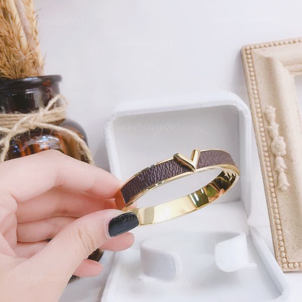 charm european and american fashion style bracelet womens bracelet luxury designer jewelry 18k gold-plated stainless steel wedding valentine, Golden;silver
charm european and american fashion style bracelet womens bracelet luxury designer jewelry 18k gold-plated stainless steel wedding valentine, Golden;silver