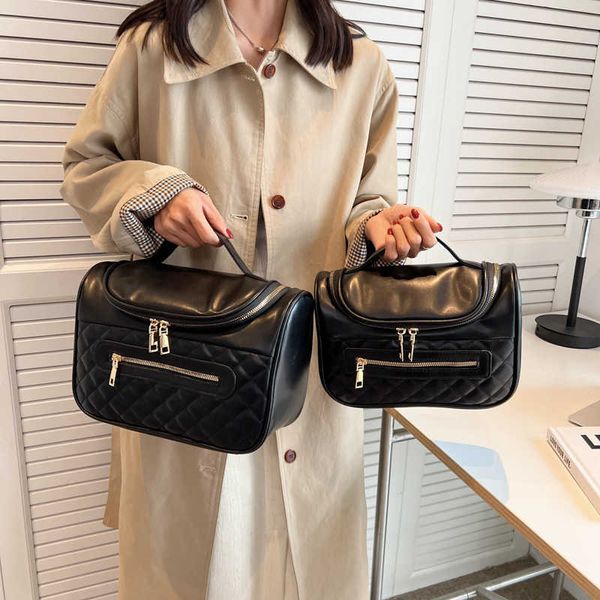 cosmetic bags & cases pu soft leather storage high beauty value and versatility wash bag with simple rhombus embroidery thread portable larg
cosmetic bags & cases pu soft leather storage high beauty value and versatility wash bag with simple rhombus embroidery thread portable larg