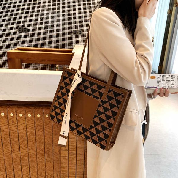 stuff sacks single-shoulder autumn and winter high-capacity pu women's temperament fashion portable tote bag
stuff sacks single-shoulder autumn and winter high-capacity pu women's temperament fashion portable tote bag