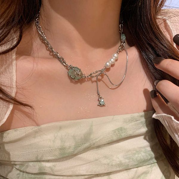 pendant 2023 trend thorns rose flower necklaces harajuku sweet korean fashion pearl chains tassel choker for women anniversary jewelry 0206, Silver
pendant 2023 trend thorns rose flower necklaces harajuku sweet korean fashion pearl chains tassel choker for women anniversary jewelry 0206, Silver