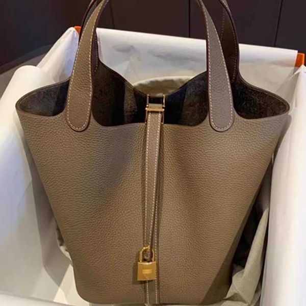 designer herme shoulder bags for women online outlet leather vegetable basket bag women's bucket handheld 2023
designer herme shoulder bags for women online outlet leather vegetable basket bag women's bucket handheld 2023